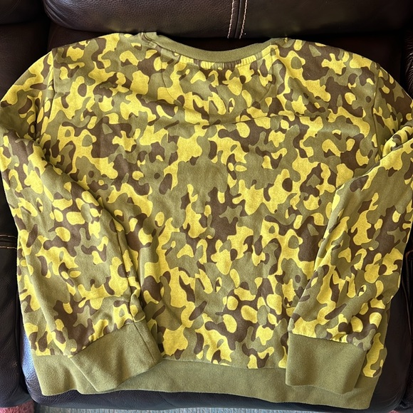 More Life Orangetheory Camo sweatshirt - Picture 2 of 4